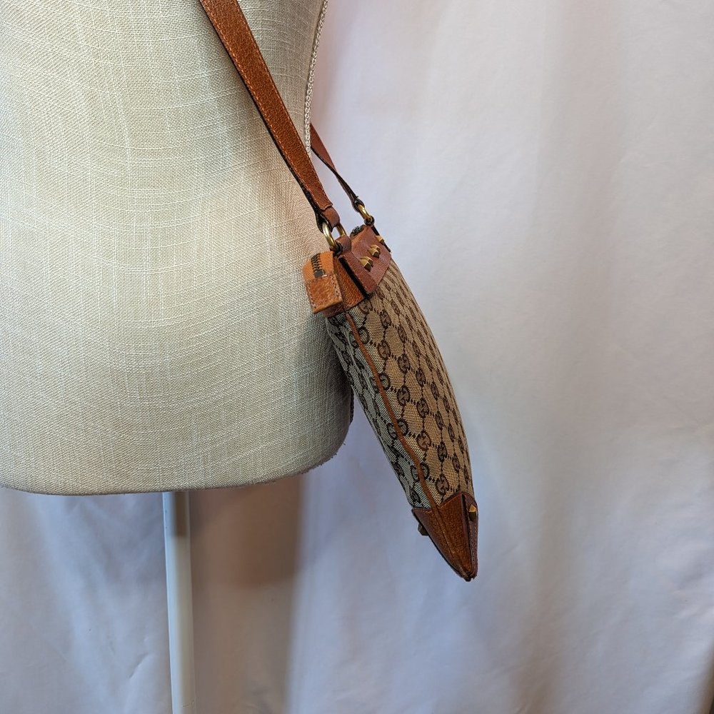 GUCCI Studded Flat Messenger Bag - Picture 3 of 11